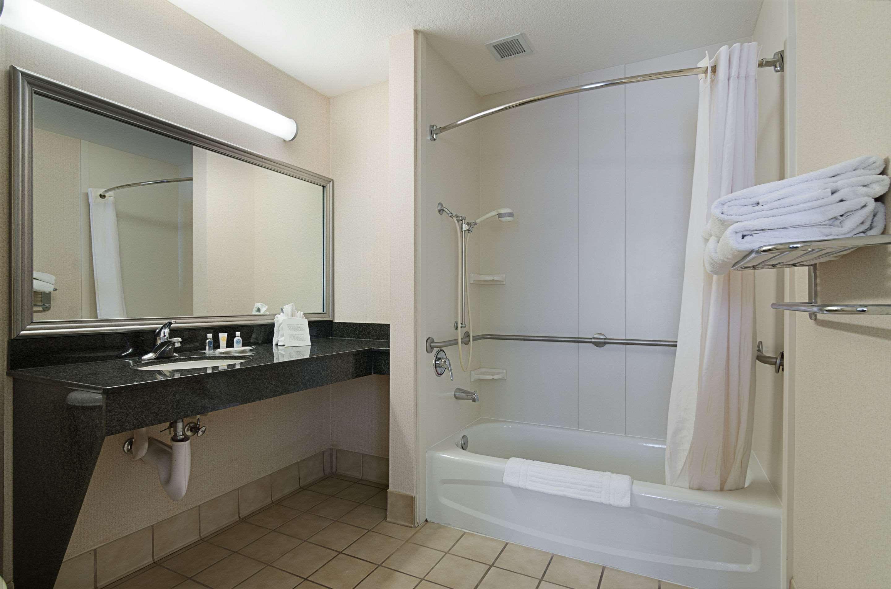 Quality Suites Springdale West I-49 Екстер'єр фото