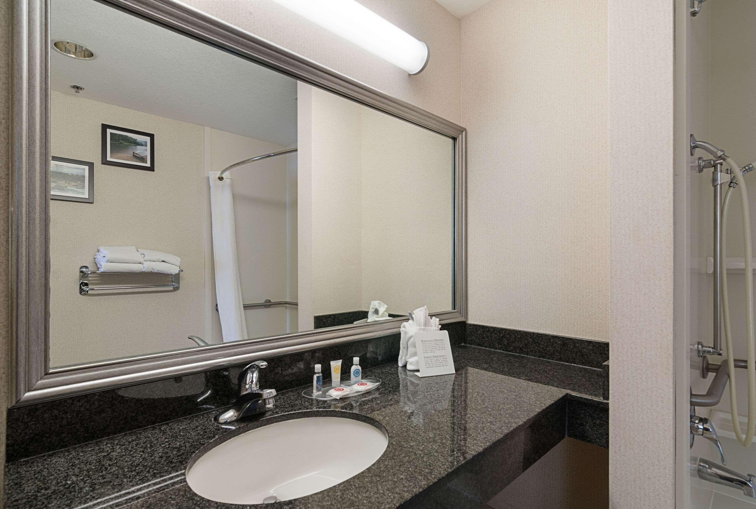 Quality Suites Springdale West I-49 Екстер'єр фото