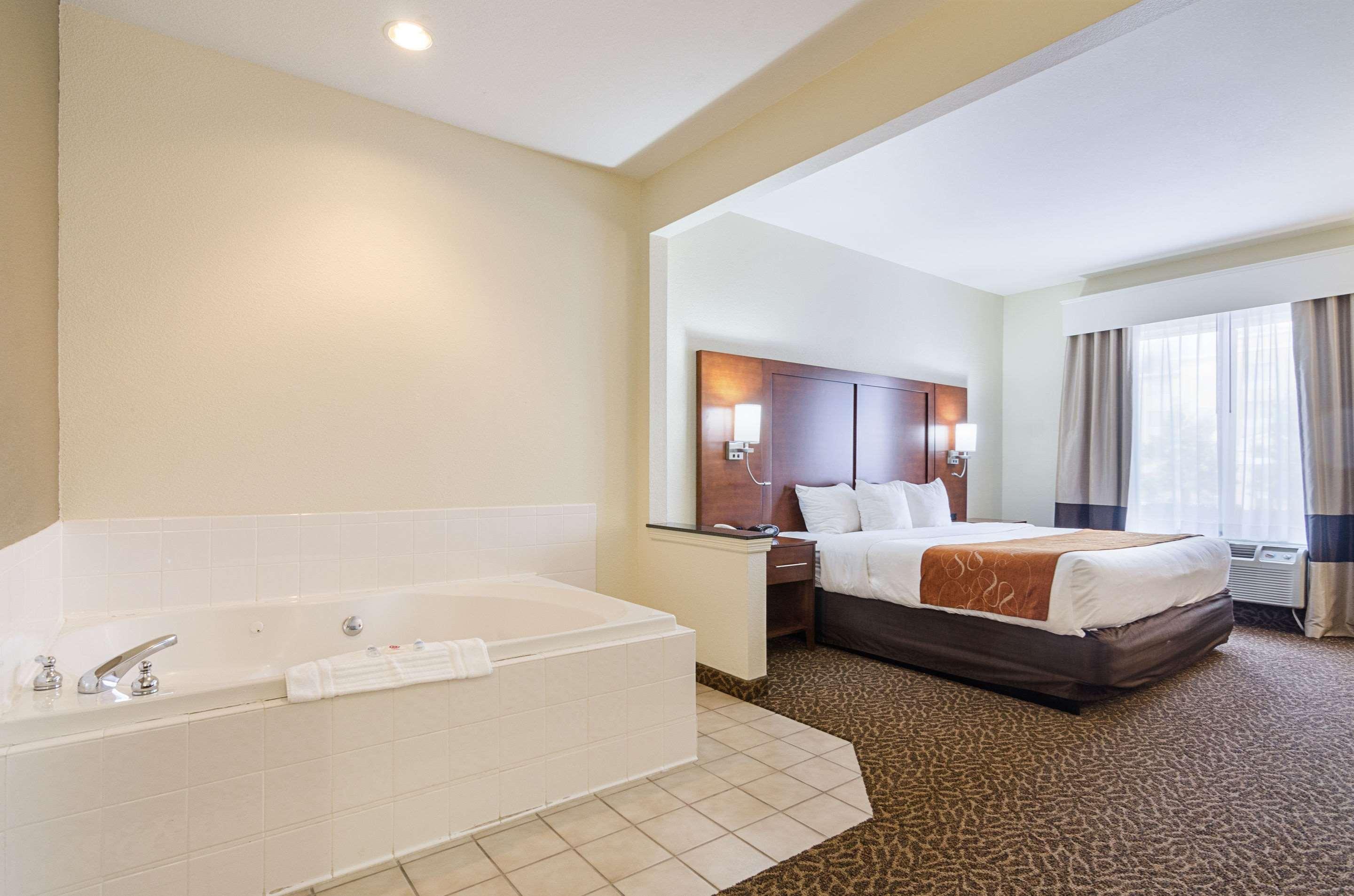 Quality Suites Springdale West I-49 Екстер'єр фото